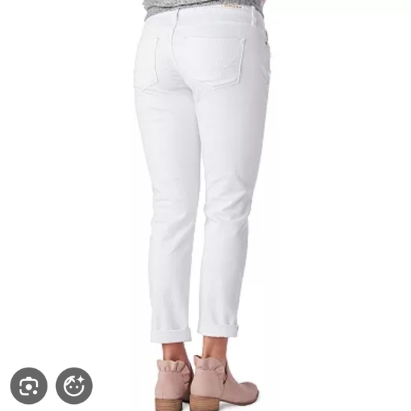 Levi's Denim - Levis🕊️White Jeans